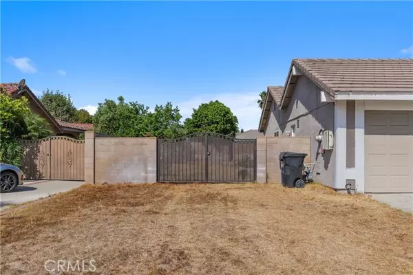 Rialto, CA 92376,966 N Ironwood AVE