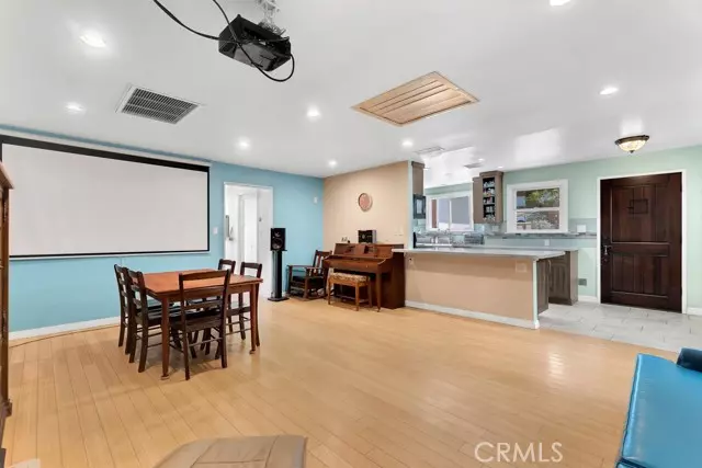 10549 Mcclemont AVE, Tujunga, CA 91042