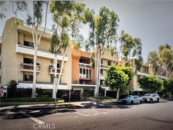 750 N Kings RD 105, West Hollywood, CA 90069