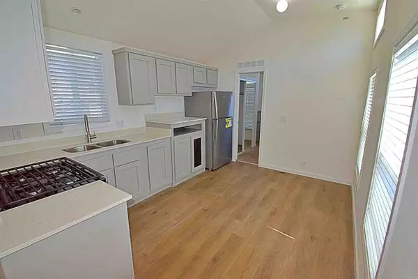 Chula Vista, CA 91910,708 H. St 31