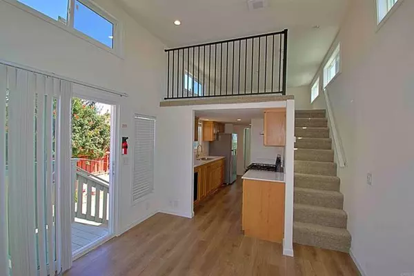 Chula Vista, CA 91910,708 H ST 35