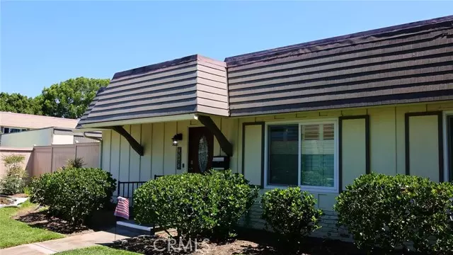 9674 Paseo de Oro, Cypress, CA 90630