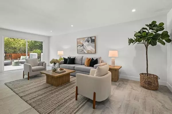 Escondido, CA 92025,2015 Summit DR