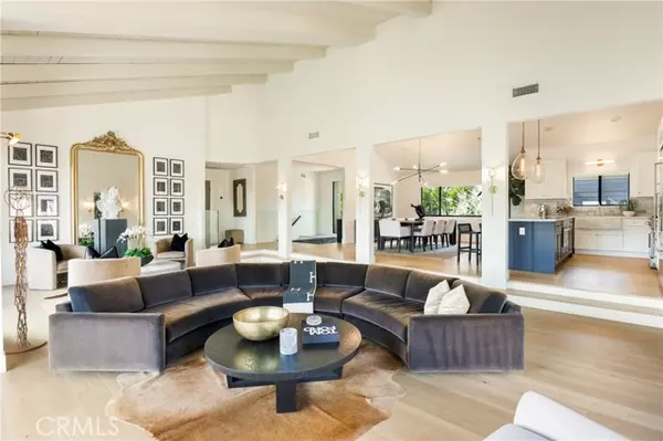 4234 Alhama DR, Woodland Hills, CA 91364