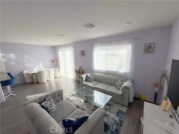 Sylmar, CA 91342,11645 N Delft LN