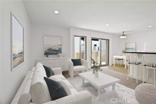 Huntington Beach, CA 92648,711 Pacific Coast 426