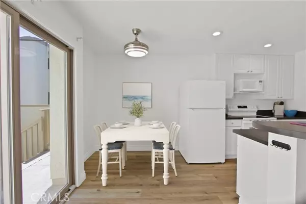 Huntington Beach, CA 92648,711 Pacific Coast 426