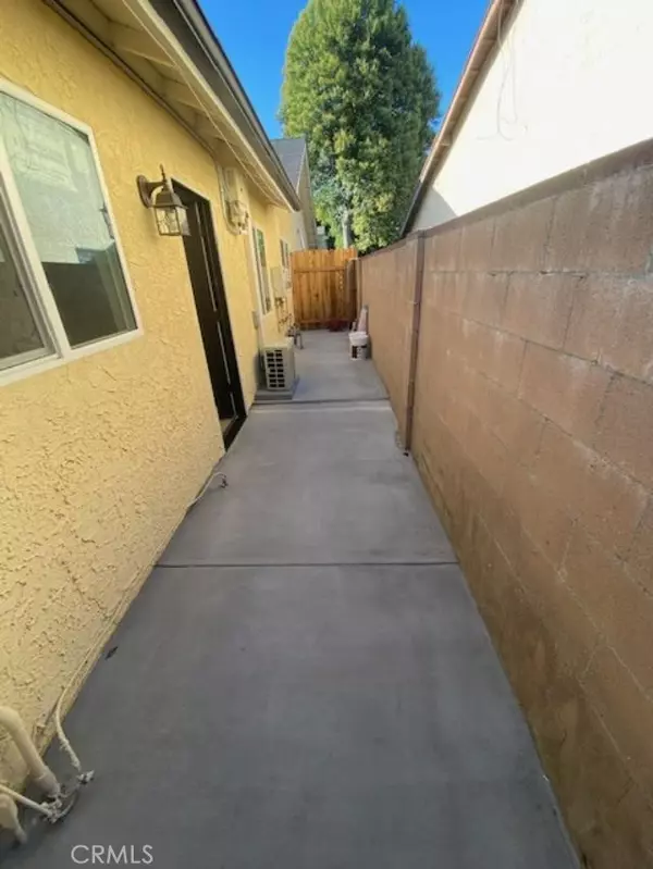 Winnetka, CA 91306,19807 Blythe