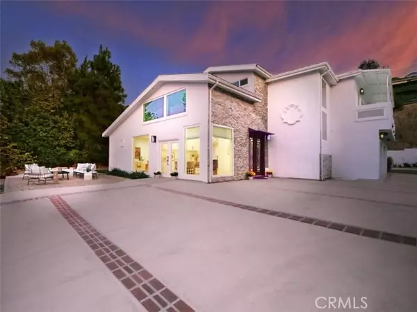 Rancho Palos Verdes, CA 90275,5 Cayuse LN