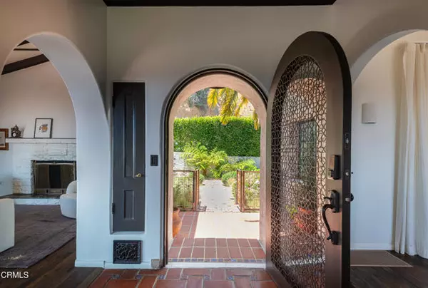 Los Angeles, CA 90068,2880 Durand DR