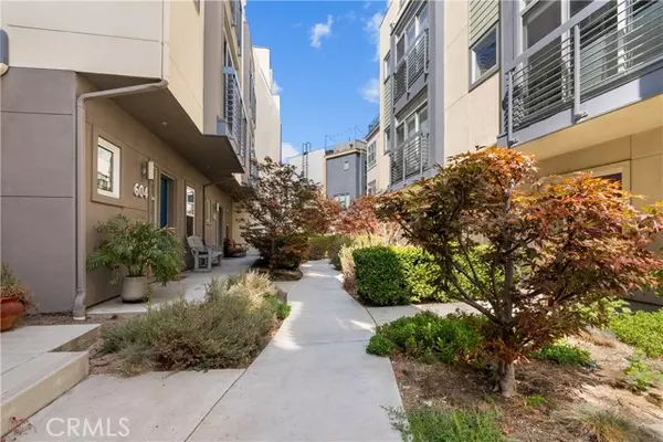 Los Angeles, CA 90039,2753 Waverly DR 705