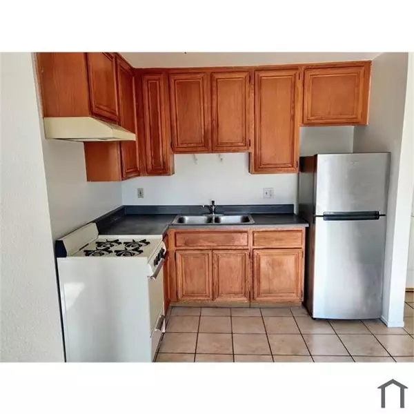 Long Beach, CA 90802,518 E 4th ST