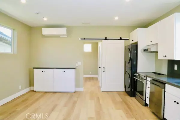 Costa Mesa, CA 92627,729 Center ST C