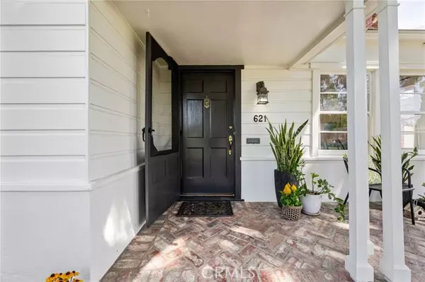 Santa Ana, CA 92706,621 E 20th ST