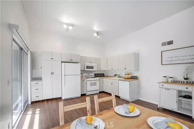 Santa Ana, CA 92704,2970 C S Greenville ST