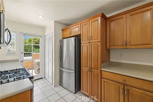 Valencia, CA 91355,24029 Arroyo Park DR 10