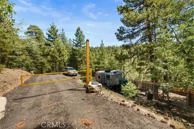 1275 Fawnskin DR, Fawnskin, CA 92333