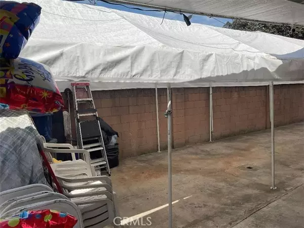Santa Ana, CA 92704,2108 S Artesia ST