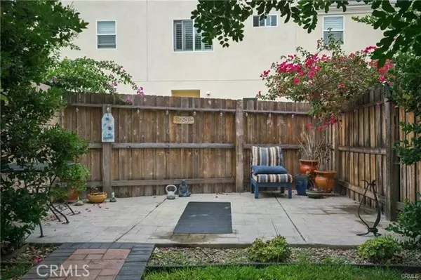 North Hollywood, CA 91606,11143 Laughlin LN