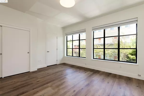 Oakland, CA 94608,1565 32nd Street 4