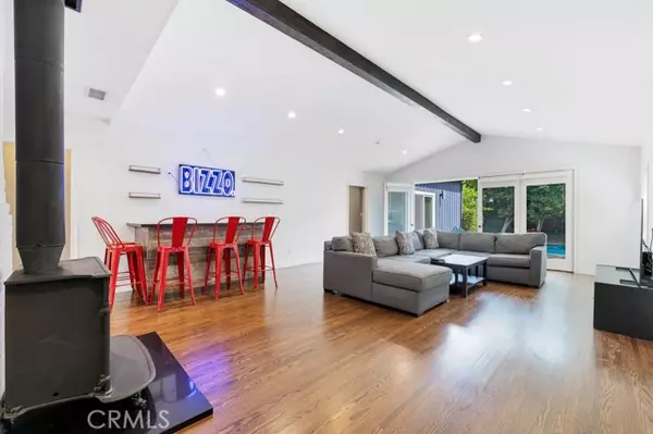 Valley Glen, CA 91401,5732 Mammoth AVE