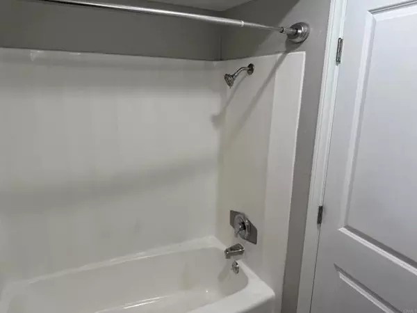 San Diego, CA 92108,6202 Friars RD 306