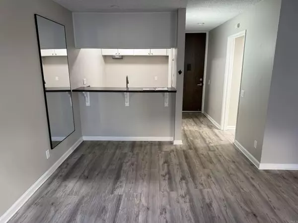 San Diego, CA 92108,6202 Friars RD 306