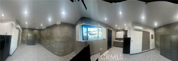 2211 1.2 Hyperion AVE 1/2, Los Angeles, CA 90027