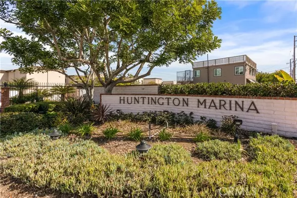 Huntington Beach, CA 92649,16118 Mariner DR 18
