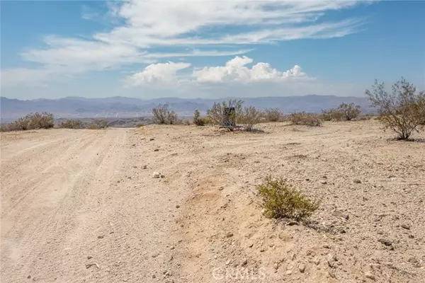 Joshua Tree, CA 92252,63635 La Brisa DR