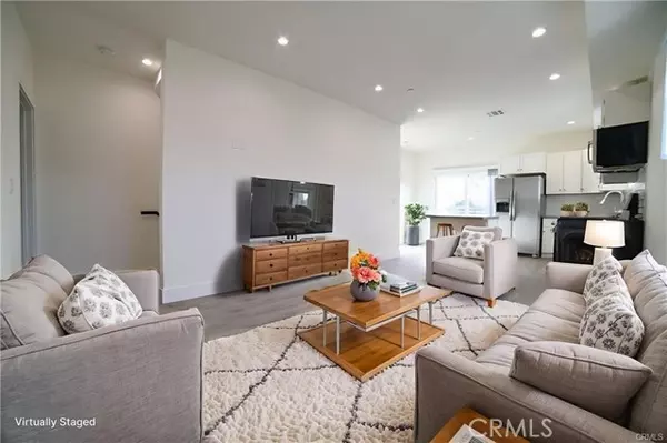 Los Angeles, CA 90019,4559 Pickford St ST