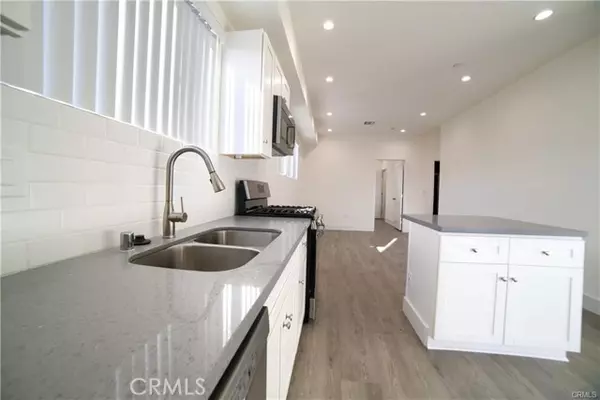 Los Angeles, CA 90019,4559 Pickford St ST