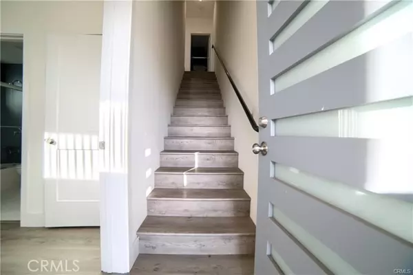 Los Angeles, CA 90019,4559 Pickford St ST