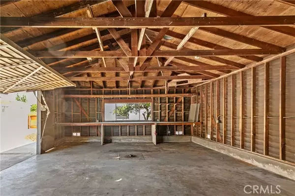 Burbank, CA 91505,2105 N Pass AVE