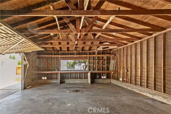 Burbank, CA 91505,2105 N Pass AVE