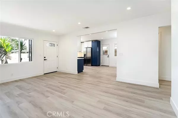 Downey, CA 90242,8558 Alameda ST