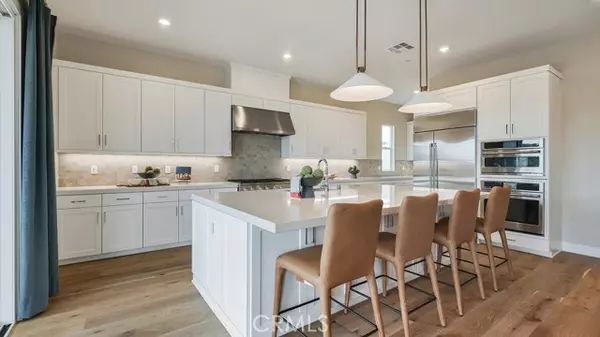 Valencia, CA 91354,24397 Calle La Roca