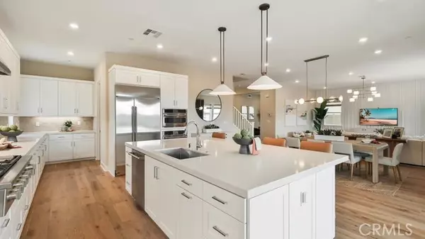 Valencia, CA 91354,24397 Calle La Roca