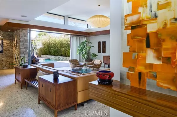 Huntington Beach, CA 92648,1112 Park ST