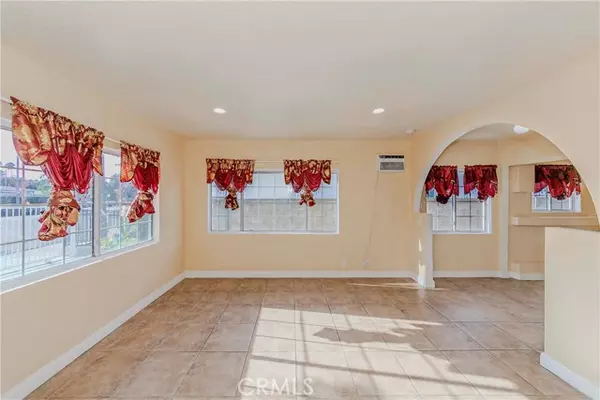 Anaheim, CA 92805,842 S Anaheim BLD