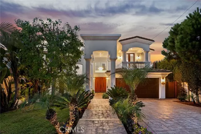 1043 9th ST, Manhattan Beach, CA 90266