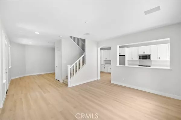 Irvine, CA 92602,82 Rosenblum