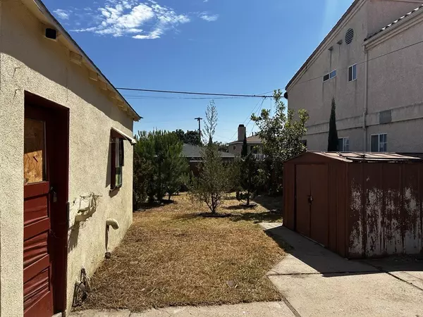 Lawndale, CA 90260,4556 W 164th ST