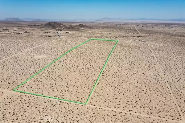 Joshua Tree, CA 92252,5678 La Brisa DR