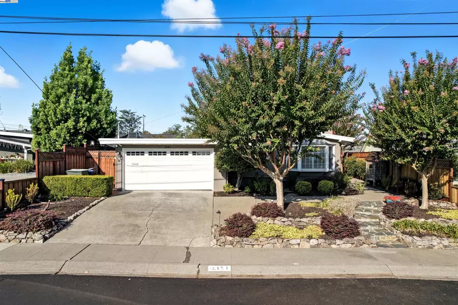 3191 Hillview Ct, Concord, CA 94519