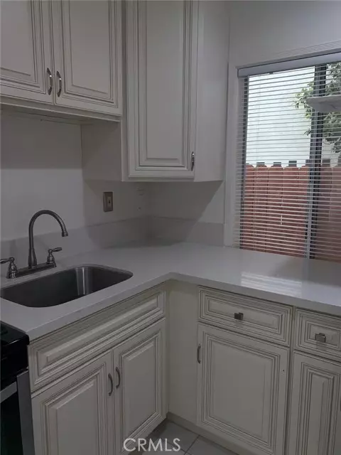 Glendale, CA 91204,1237 S Orange ST