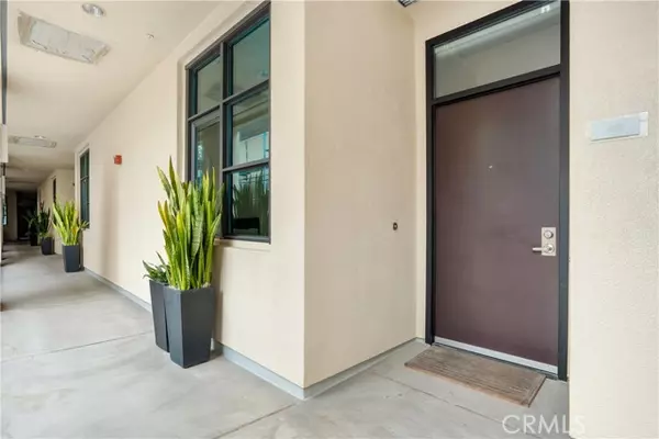 Long Beach, CA 90802,133 N The Promenade 422