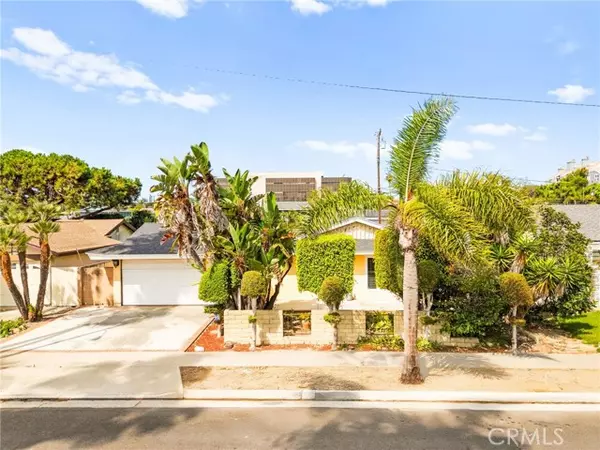 20401 Somerville LN, Huntington Beach, CA 92646