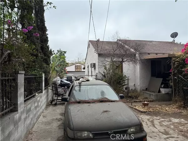 North Hollywood, CA 91605,6928 Gentry AVE