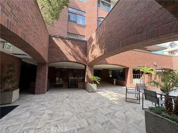 Beverly Hills, CA 90211,200 N Swall DR L252